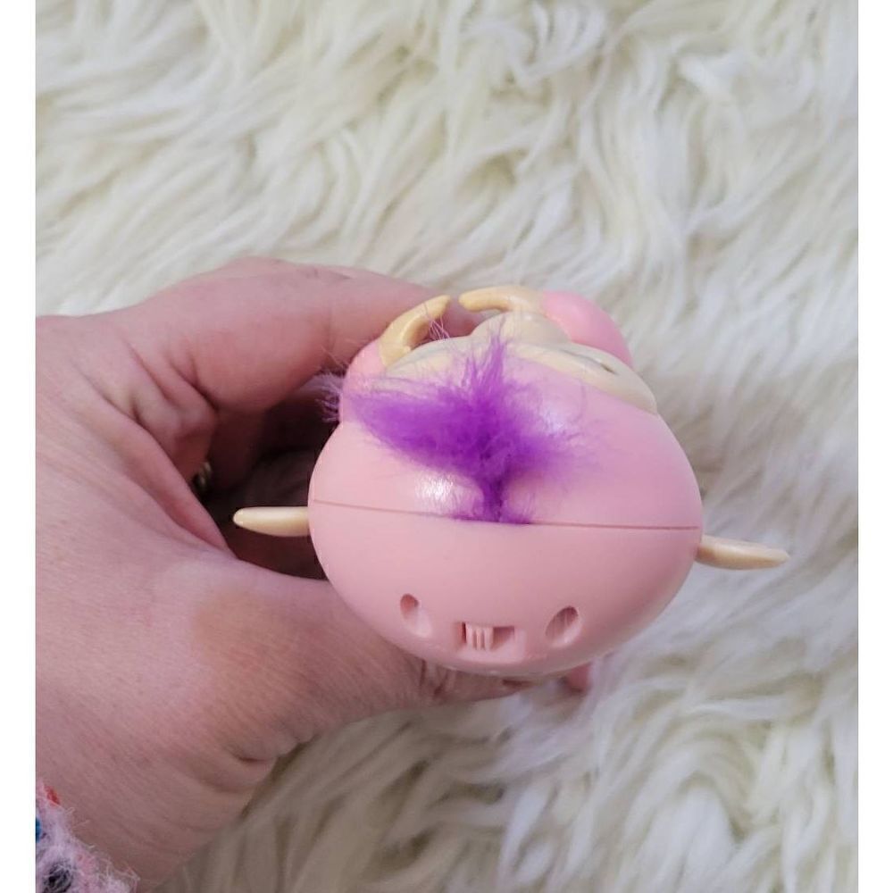 WowWee Fingerlings Bella Interactive Baby Monkey Toy Works - Picture 5 of 7